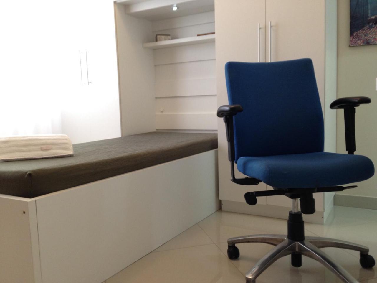 Quarto em Acomodações Particulares Suítes E Quartos Na Avenida Carlos Gomes